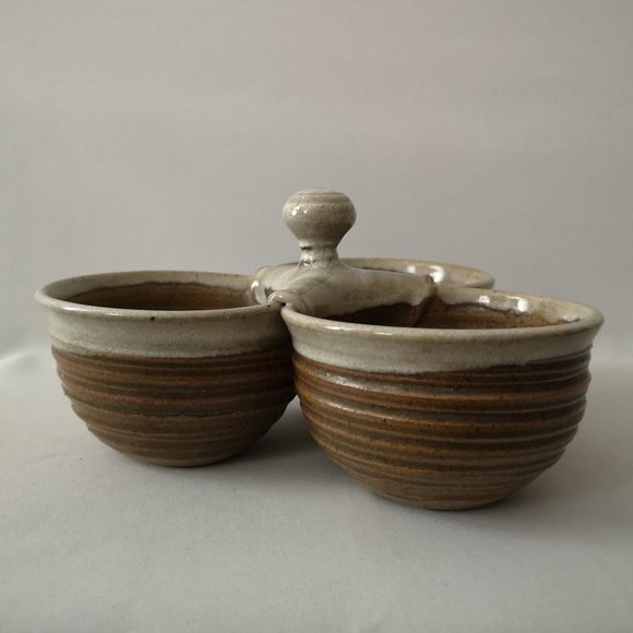Hand-made Signed Studio Art Pottery Three Bowl Condiment Serving Dish - Picture 2 of 4
